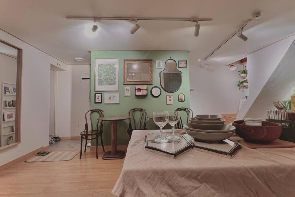 Boutique Duplex Apartment *